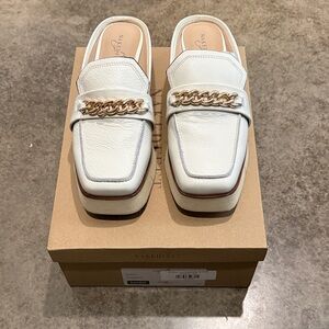 Naked Feet Cream Mules with Gold Chain